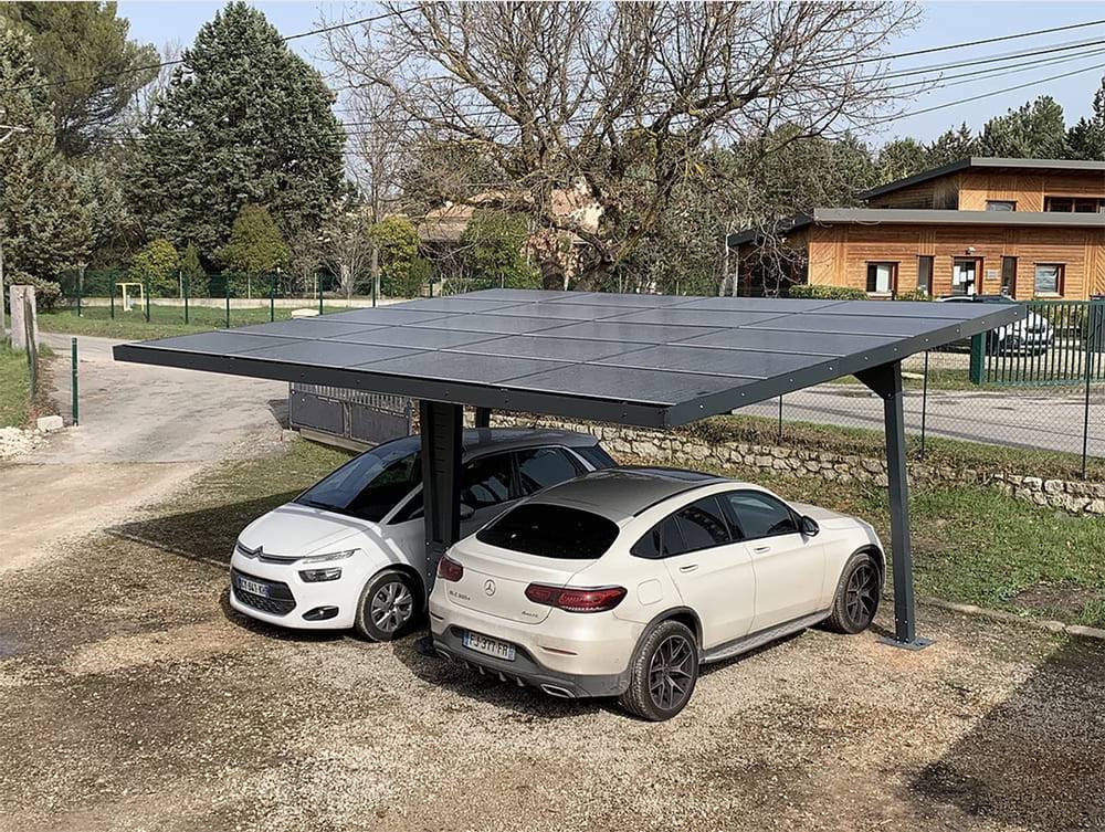 Carports Solaires : Alliez Protection et Production d'Énergie en Nord Isère